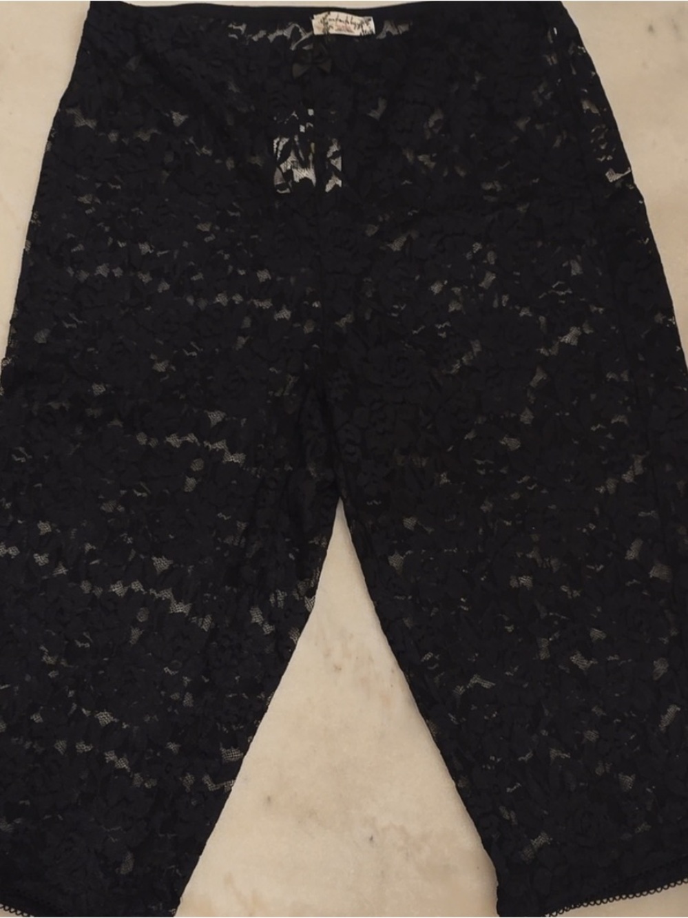 Free People Intimately All Day Lace Black Lace Capris Size XS•NWT